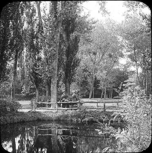 Promeneuses, Le V�sinet - photographe Jean Jablonski