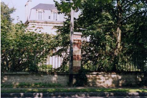 Murs d'appuis et grilles de fer